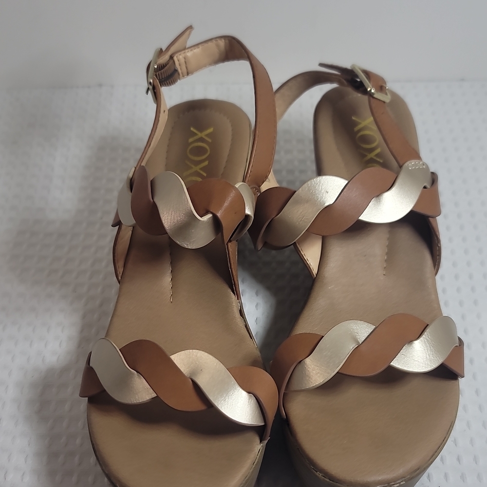 XOXO Tan and Gold Braided Strap Sandals